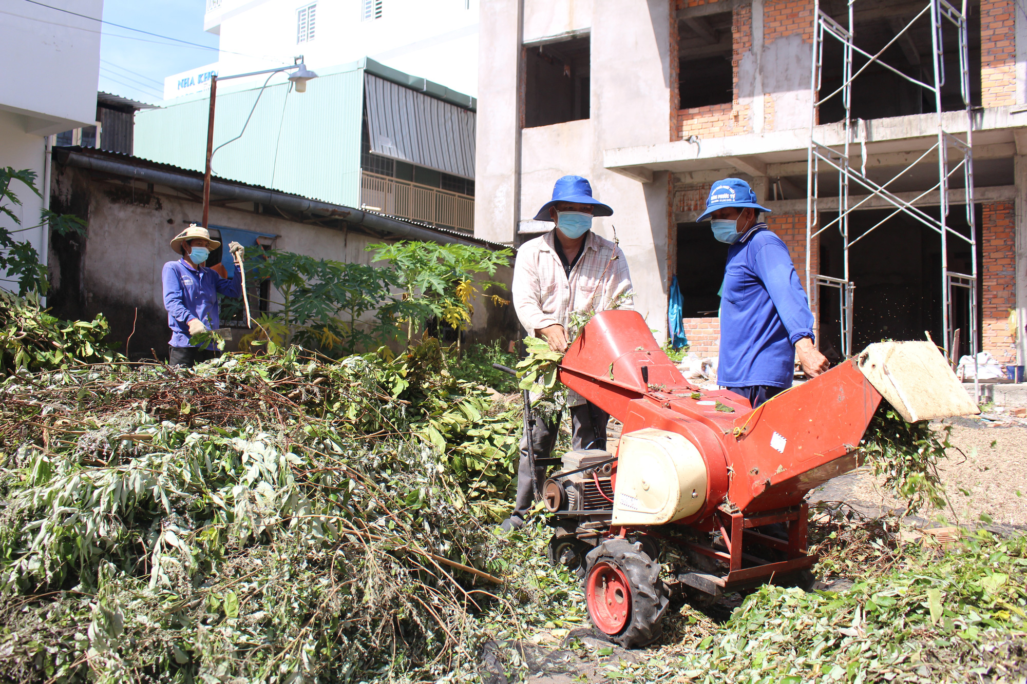 Gặp lương y bào chế thuốc xông hỗ trợ điều trị Covid-19 - Ảnh 2.
