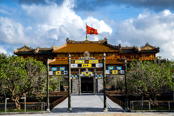 Cuộc thi ảnh Thi&ecirc;ng li&ecirc;ng cờ Tổ quốc: L&aacute; cờ mang hồn nước - Ảnh 2.