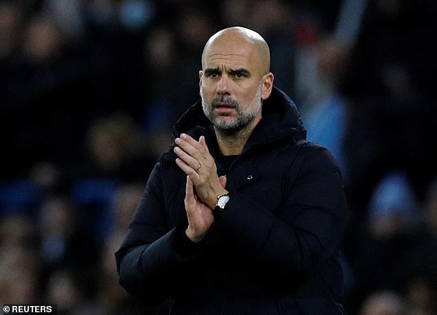 Pep Guardiola nghi nhiễm Covid-19, Ngoại hạng Anh nín thở với Man City