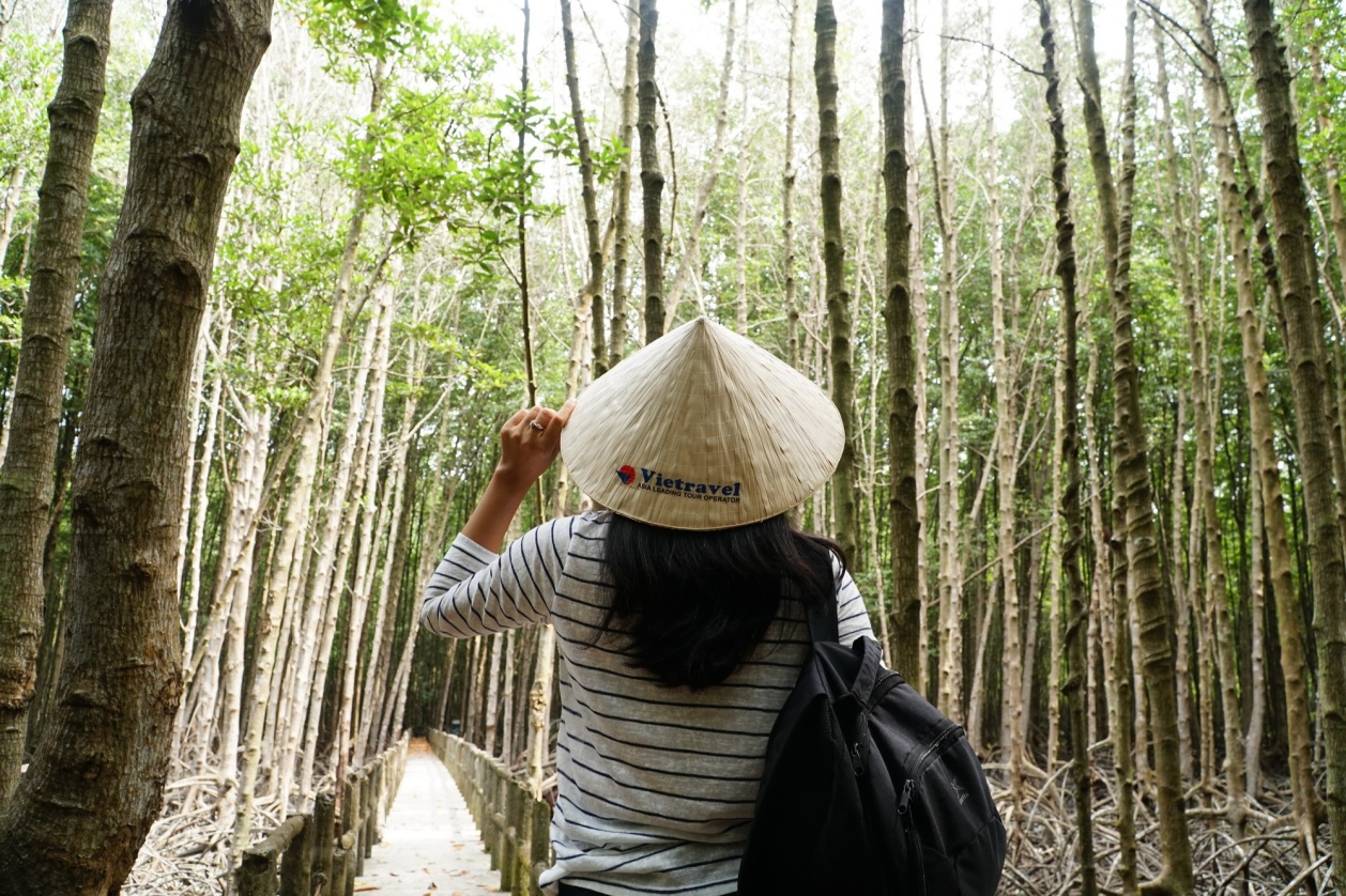 Về Cần Giờ lắng nghe hơi thở của rừng, trải nghiệm trekking, ch&egrave;o SUP - Ảnh 2.