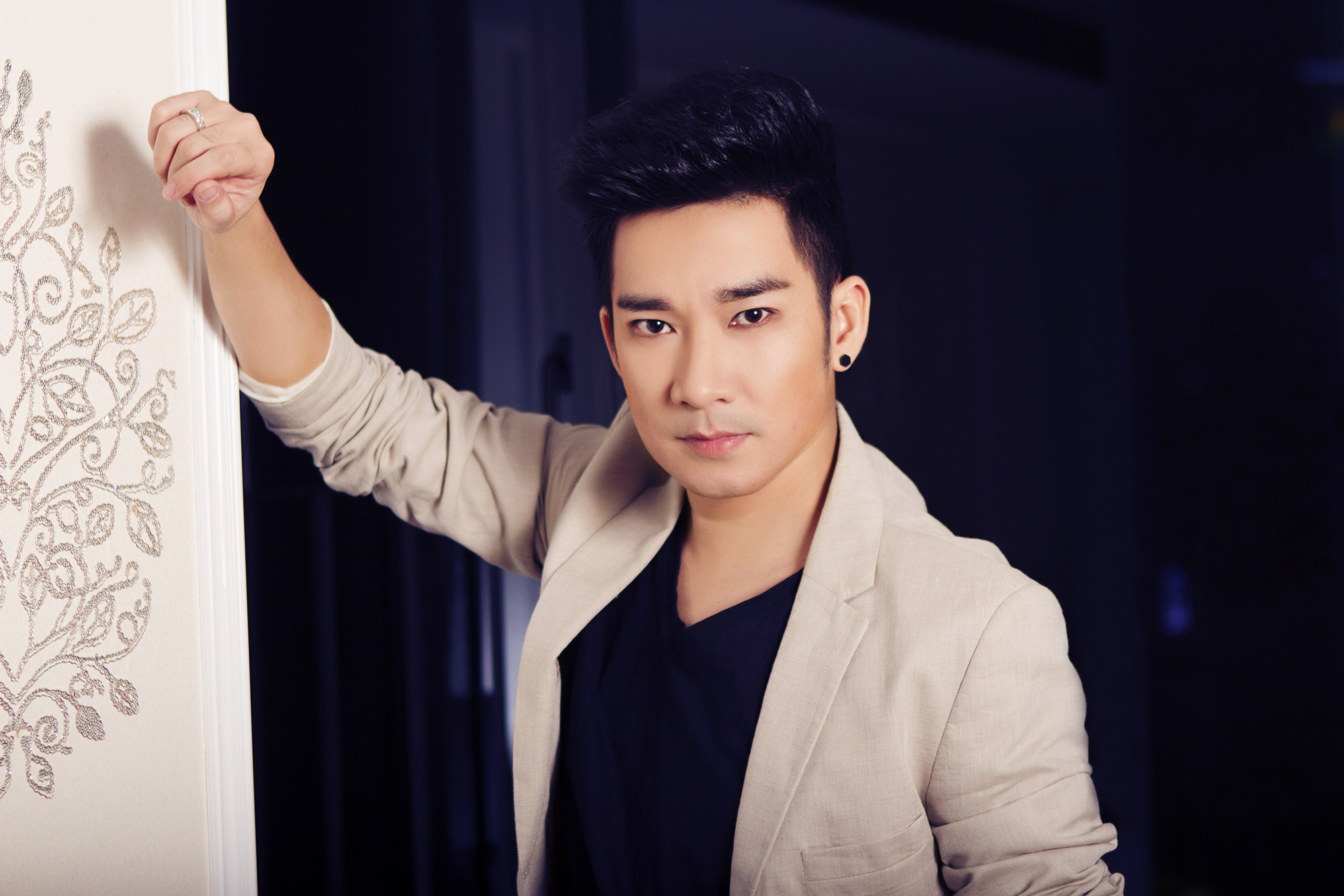 Quang Hà trầm cảm vì liveshow đầu tư 11 tỉ hoãn lần 2