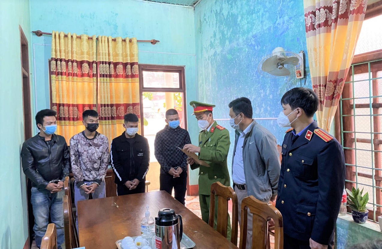 Cái kết của nhóm thợ hồ mang dao, ống tuýp, gậy… hỗn chiến để lấy "số má"