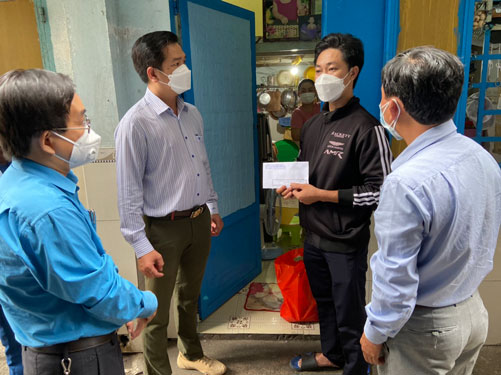 Thân nhân đoàn viên Công đoàn tử vong do Covid-19 được hỗ trợ 5 triệu đồng