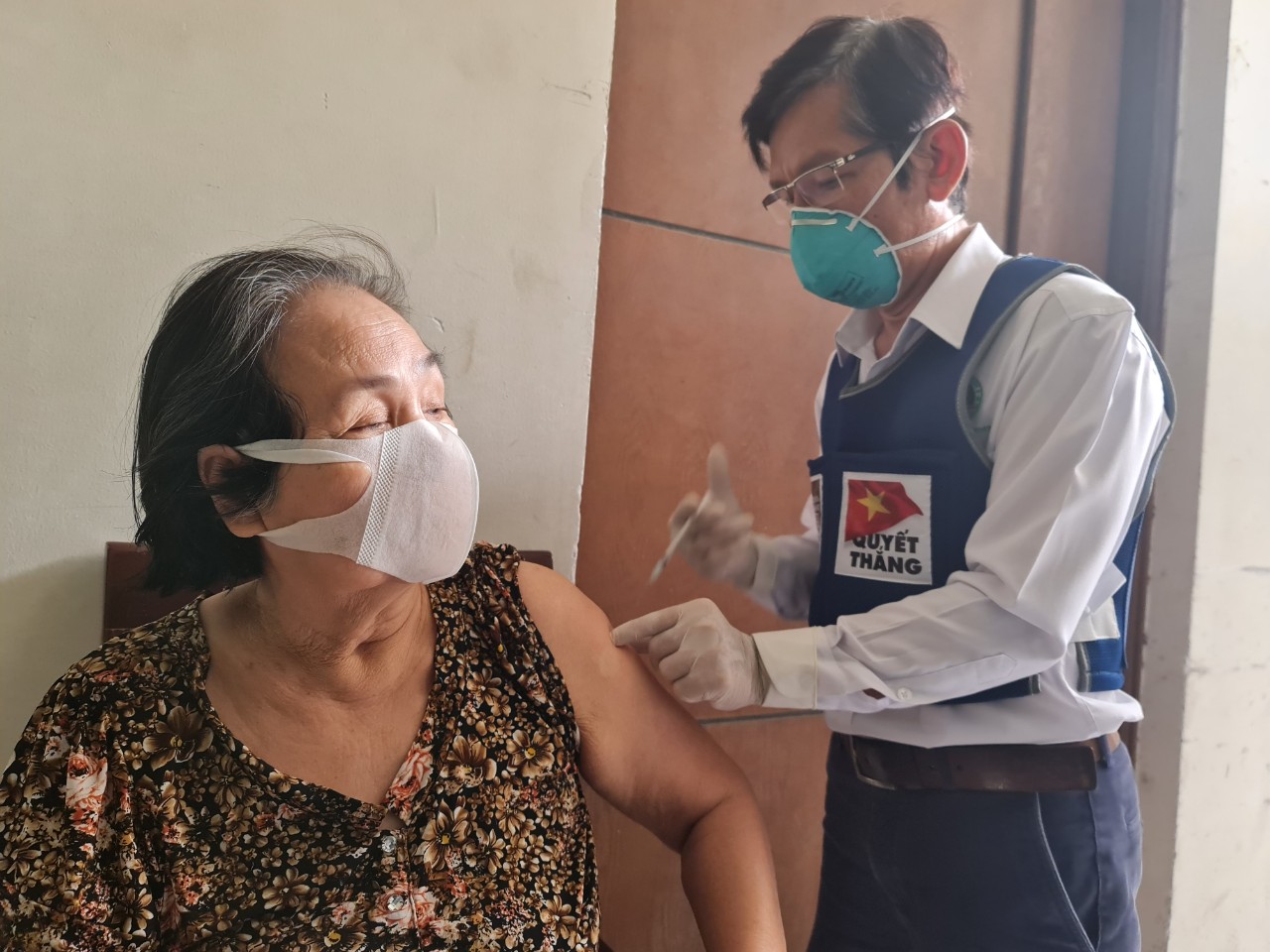 TP HCM còn 14.816 người thuộc nhóm nguy cơ nhưng chưa tiêm vắc-xin Covid-19