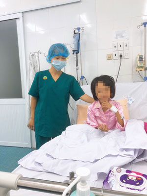 Ghép gan thành công cho bệnh nhi - Ảnh 2.