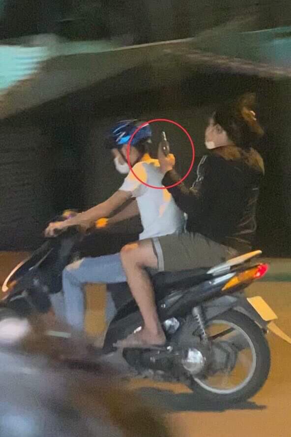 Nổ súng tại quán nhậu, 2 thanh niên bị truy đuổi phải chạy vào đồn công an