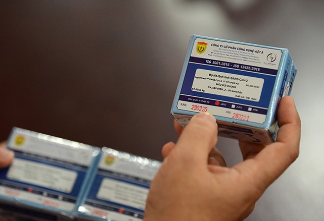 Vụ Công ty Việt Á: Giá kit xét nghiệm Covid-19 ở Việt Nam được quy định thế nào?