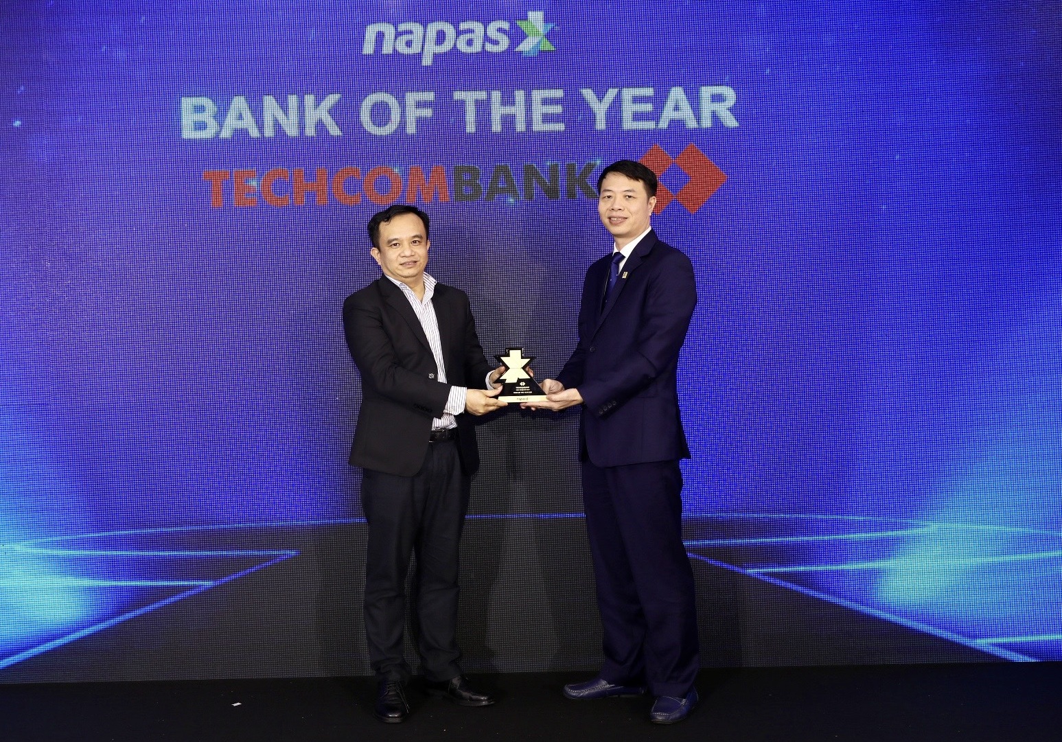 Techcombank dẫn đầu hoạt động thanh toán nội địa 2021