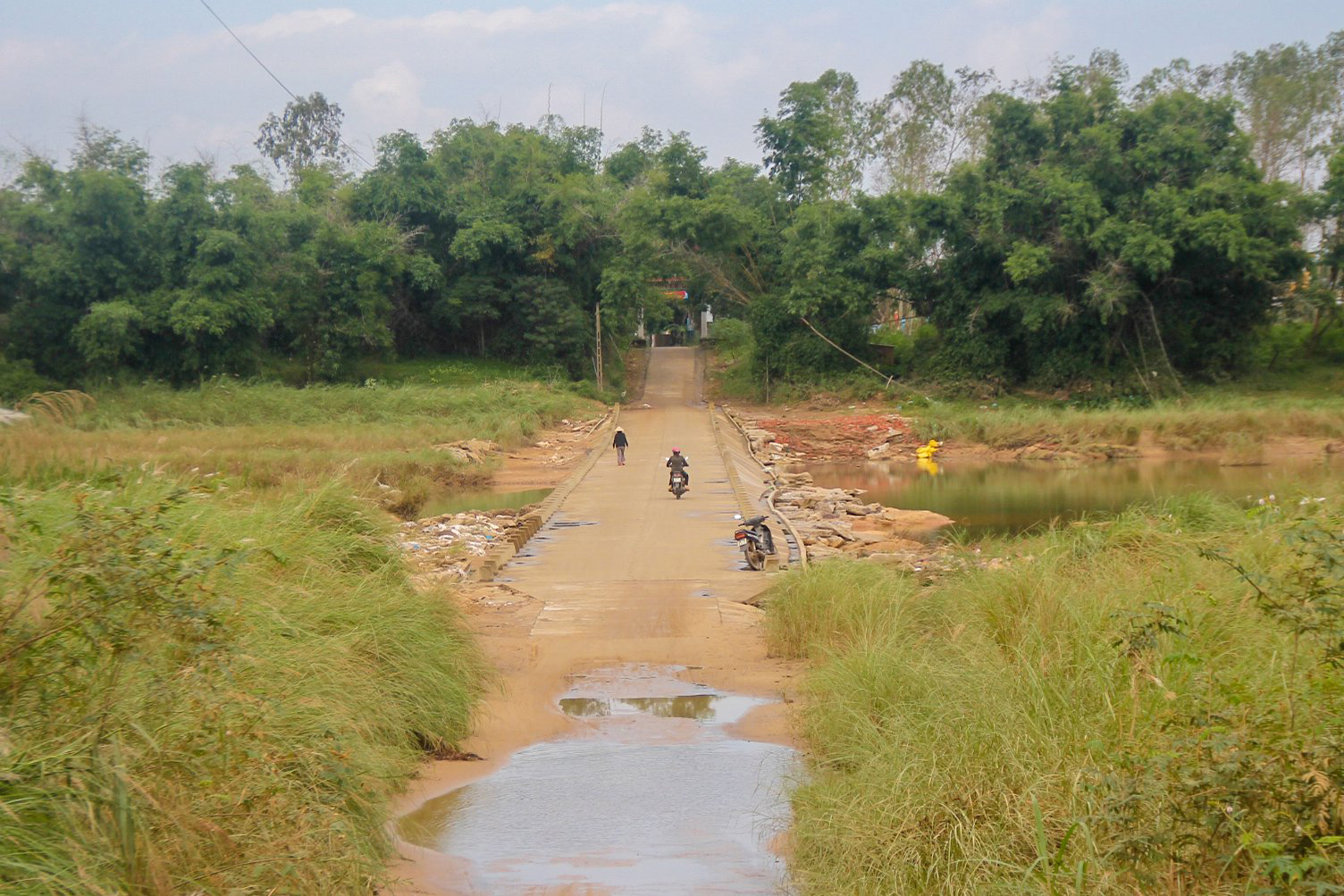 Mong ước có cây cầu qua sông