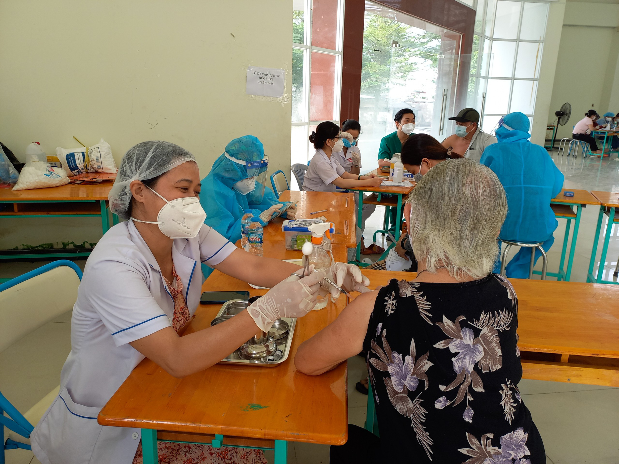 TP HCM rút ngắn thời gian tiêm liều nhắc vắc-xin Covid-19
