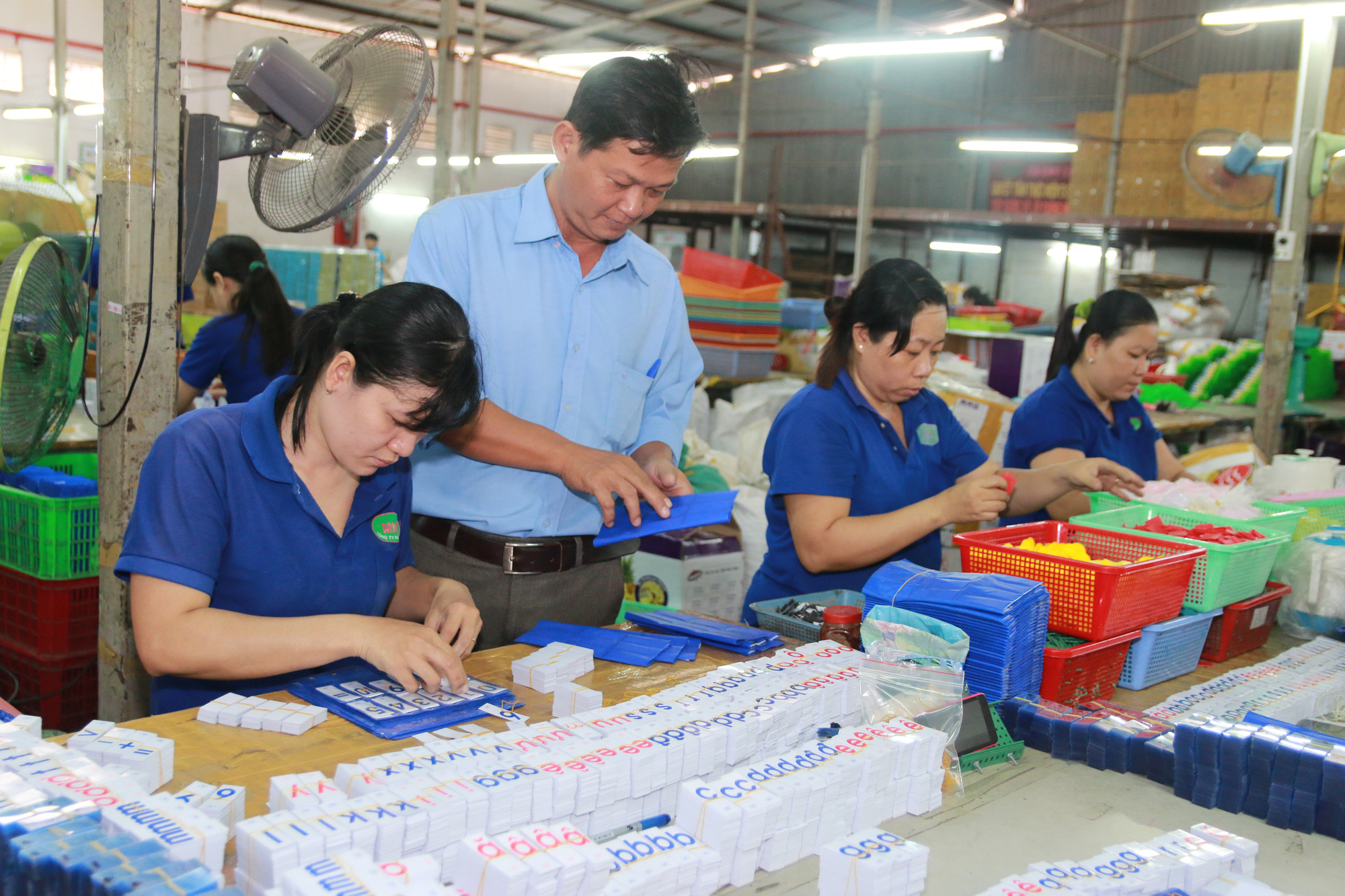 Chậm nhất đến ng&agrave;y 31-12 phải ho&agrave;n tất chi trả hỗ trợ người lao động từ Quỹ Bảo hiểm thất nghiệp - Ảnh 2.