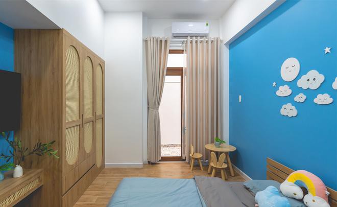 Nh&agrave; ống m&agrave;u xanh l&aacute; cho gia đ&igrave;nh 3 người g&acirc;y sốt - Ảnh 13.