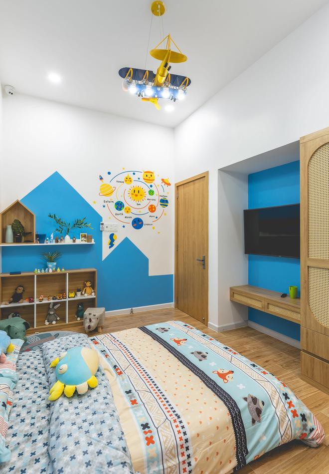 Nh&agrave; ống m&agrave;u xanh l&aacute; cho gia đ&igrave;nh 3 người g&acirc;y sốt - Ảnh 14.