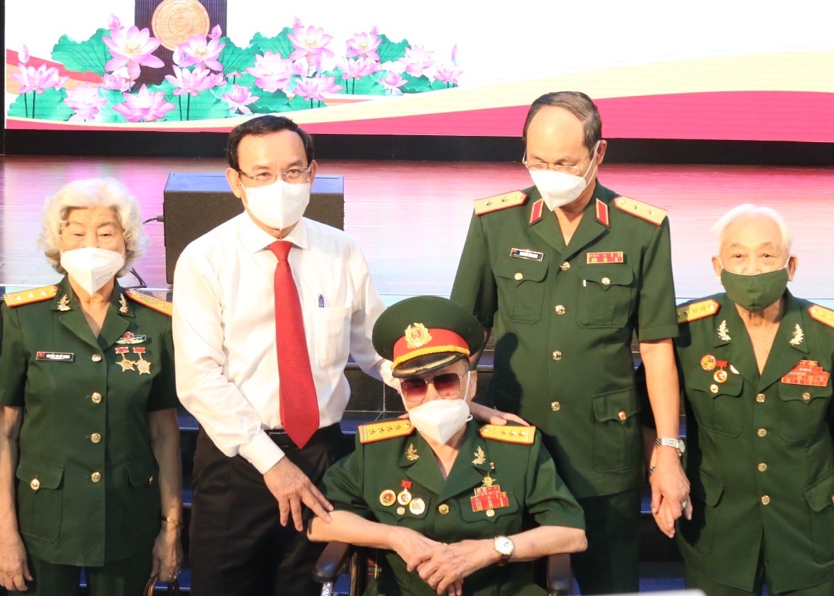 Chia sẻ xúc động của Bí thư  Thành ủy TP HCM Nguyễn Văn Nên