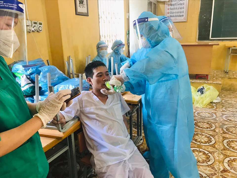 Bộ Y tế nêu 8 nhóm giải pháp nhằm giảm tử vong do Covid-19 - Ảnh 2.