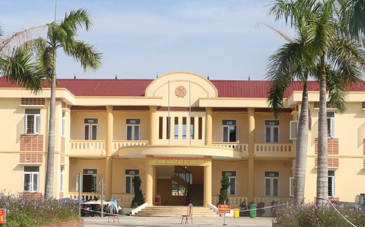 Dịch b&ugrave;ng ph&aacute;t trong khu c&ocirc;ng nghiệp, 144 c&ocirc;ng nh&acirc;n mắc Covid-19 - Ảnh 2.