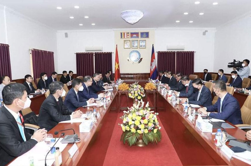 Bộ trưởng T&ocirc; L&acirc;m hội đ&agrave;m Ph&oacute; Thủ tướng, Bộ trưởng Bộ Nội vụ Campuchia - Ảnh 1.