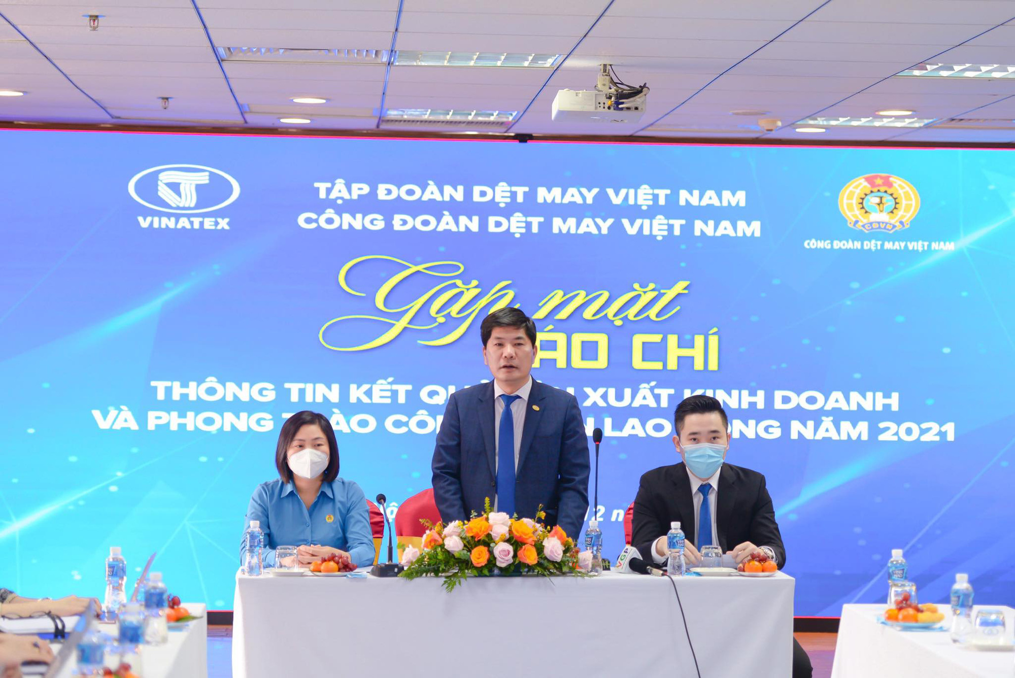 Từ tuyệt vọng v&igrave; dịch Covid-19, Tập đo&agrave;n Dệt may b&aacute;o l&atilde;i khủng ng&agrave;n tỉ năm 2021 - Ảnh 1.