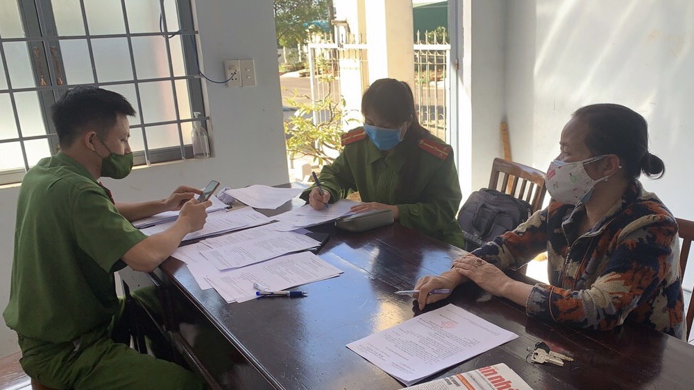 Bắt tạm giam nguyên chủ tịch thị trấn vì lạm quyền