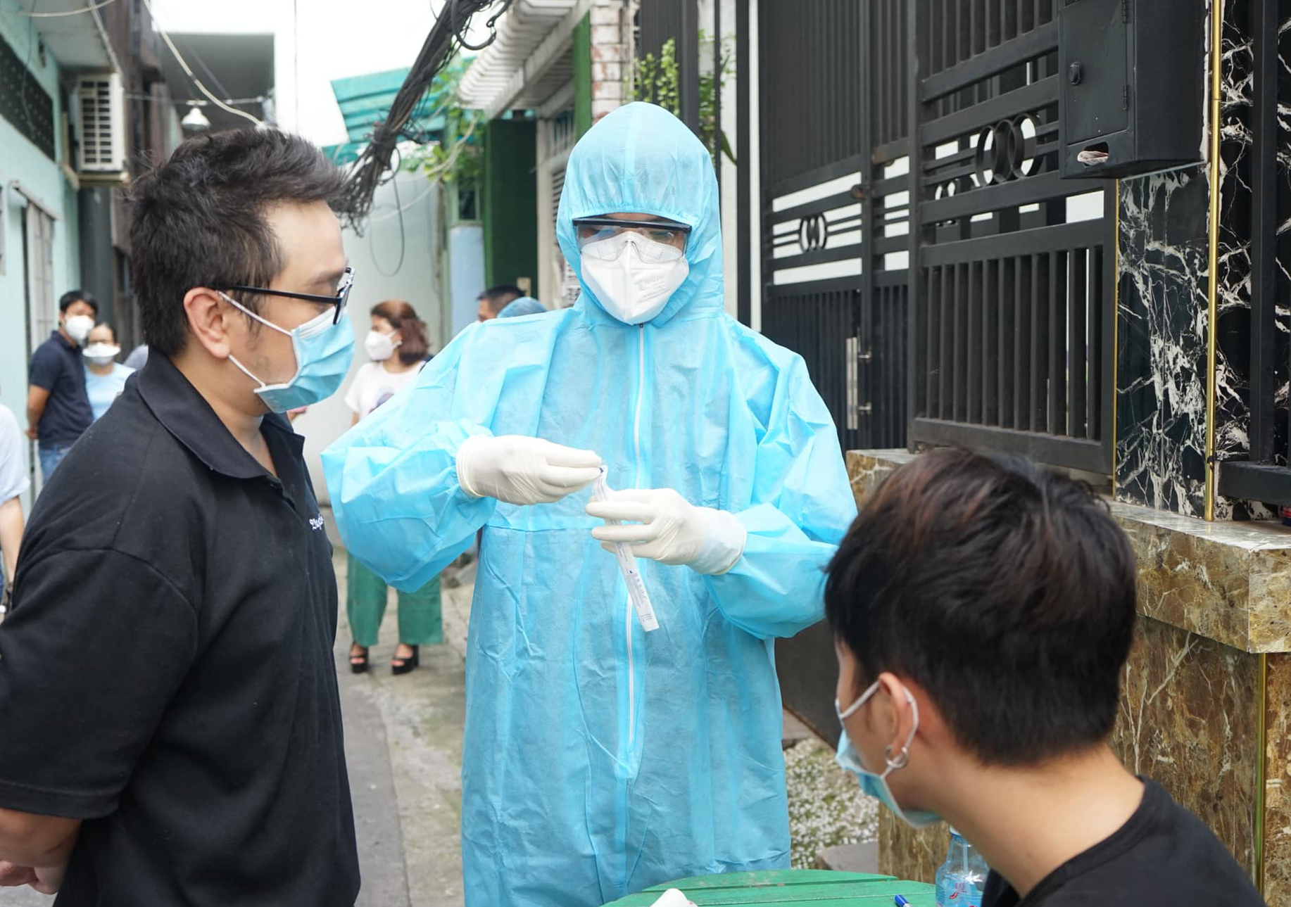 Dịch Covid-19 hôm nay: Thêm 10.944 người khỏi bệnh, 16.377 ca nhiễm mới