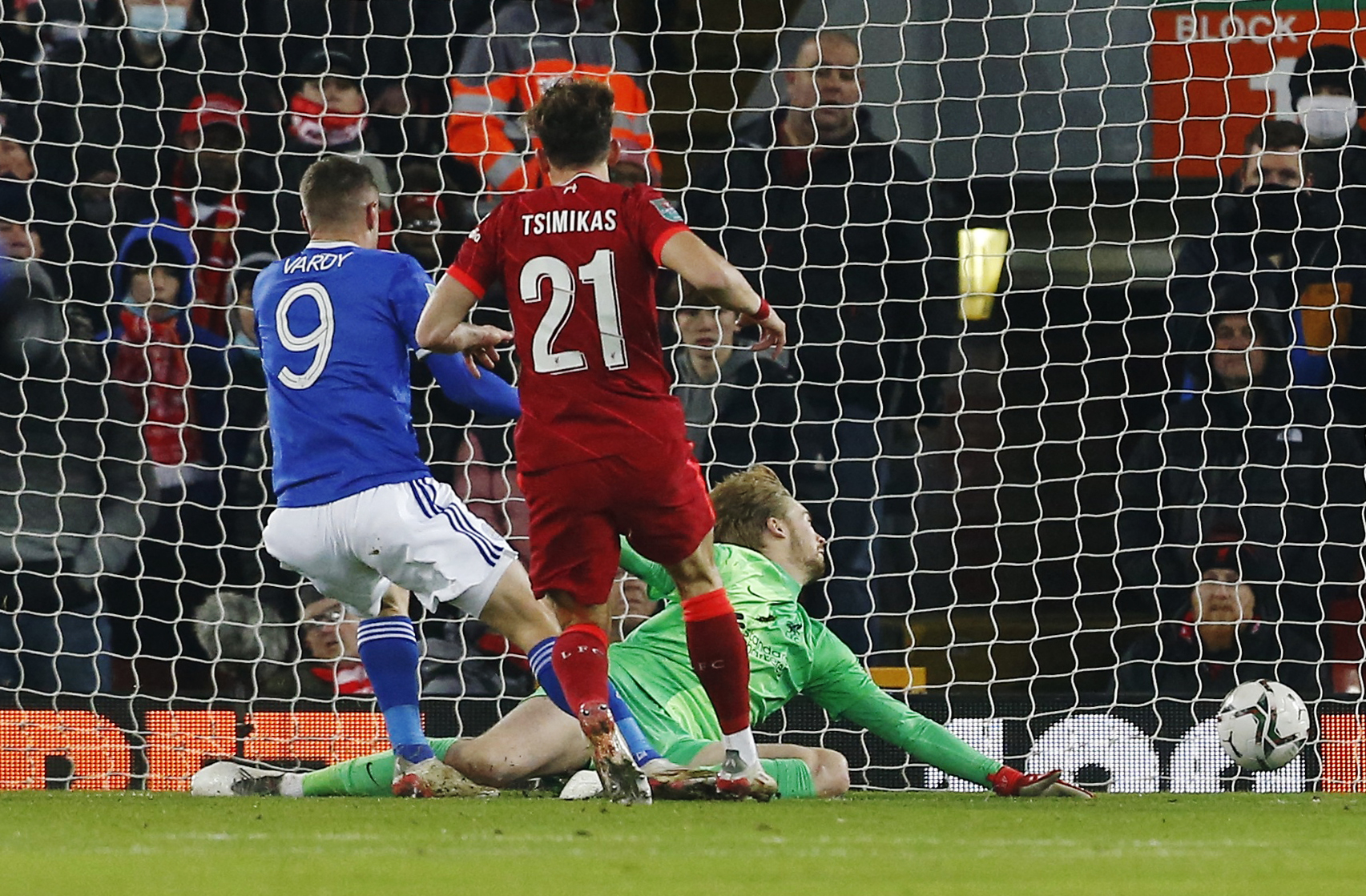 Ngược d&ograve;ng kh&ocirc;ng tưởng, Liverpool hạ Leicester v&agrave;o b&aacute;n kết League Cup - Ảnh 2.