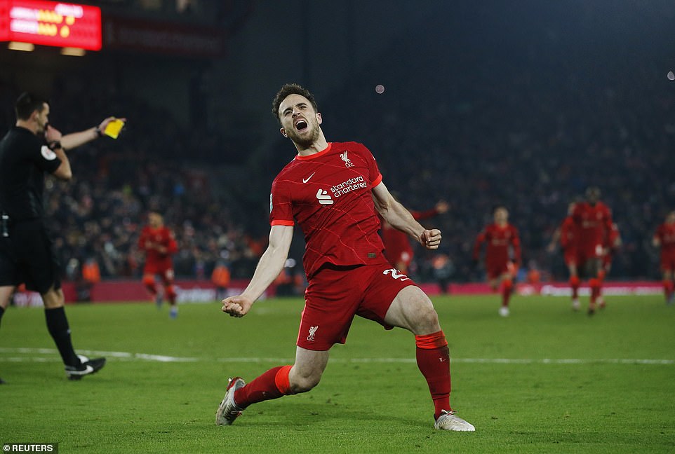 Ngược d&ograve;ng kh&ocirc;ng tưởng, Liverpool hạ Leicester v&agrave;o b&aacute;n kết League Cup - Ảnh 7.