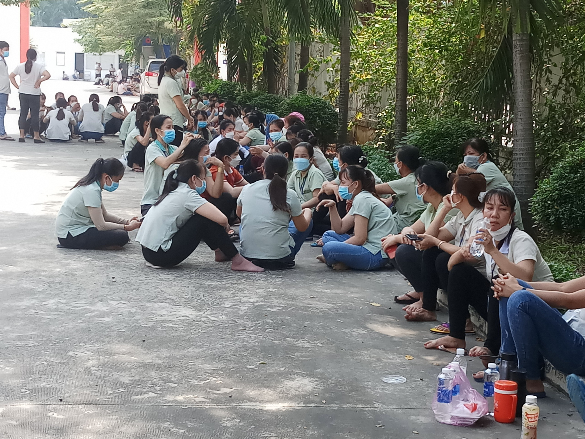 Công nhân Công ty TNHH Nobland Việt Nam ngừng việc phản đối cách tính lương mới