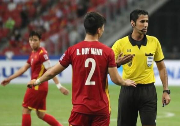 Trọng tài Qatar bị chỉ trích ở trận tuyển Việt Nam - Thái Lan rời AFF Cup 2020