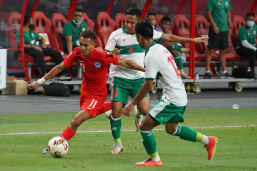 Thắng kịch tính chủ nhà Singapore, Indonesia vào chung kết AFF Cup 2020