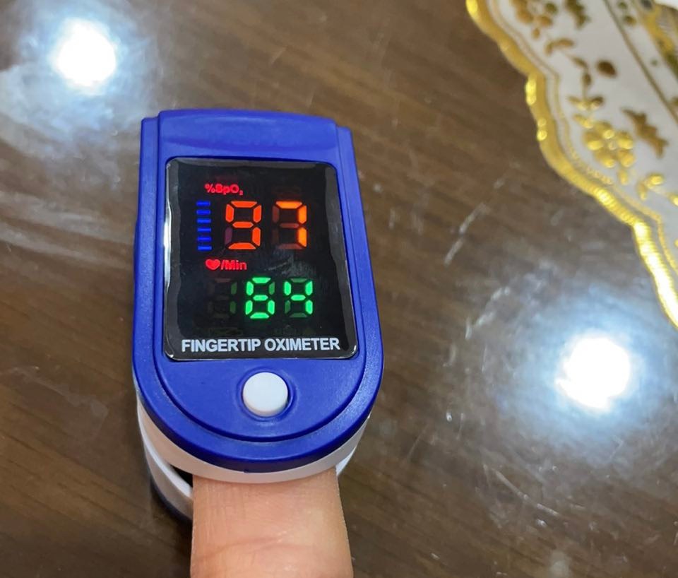 Dấu hiệu suy h&ocirc; hấp, b&aacute;c sĩ hướng dẫn F0 điều trị tại nh&agrave; cần li&ecirc;n hệ y tế ngay - Ảnh 2.
