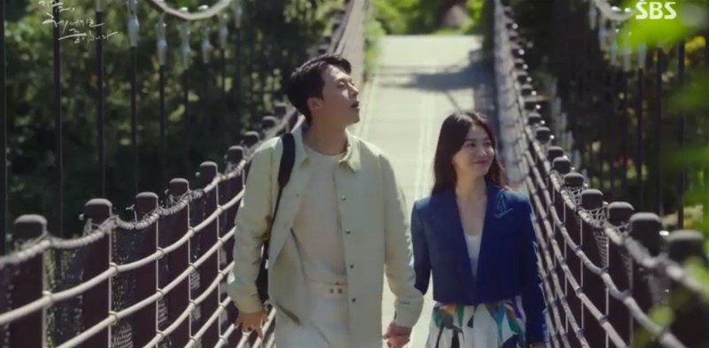 Tập 13 B&acirc;y giờ, ch&uacute;ng ta đang chia tay: ph&eacute;p m&agrave;u đến với Song Hye Kyo - Ảnh 3.