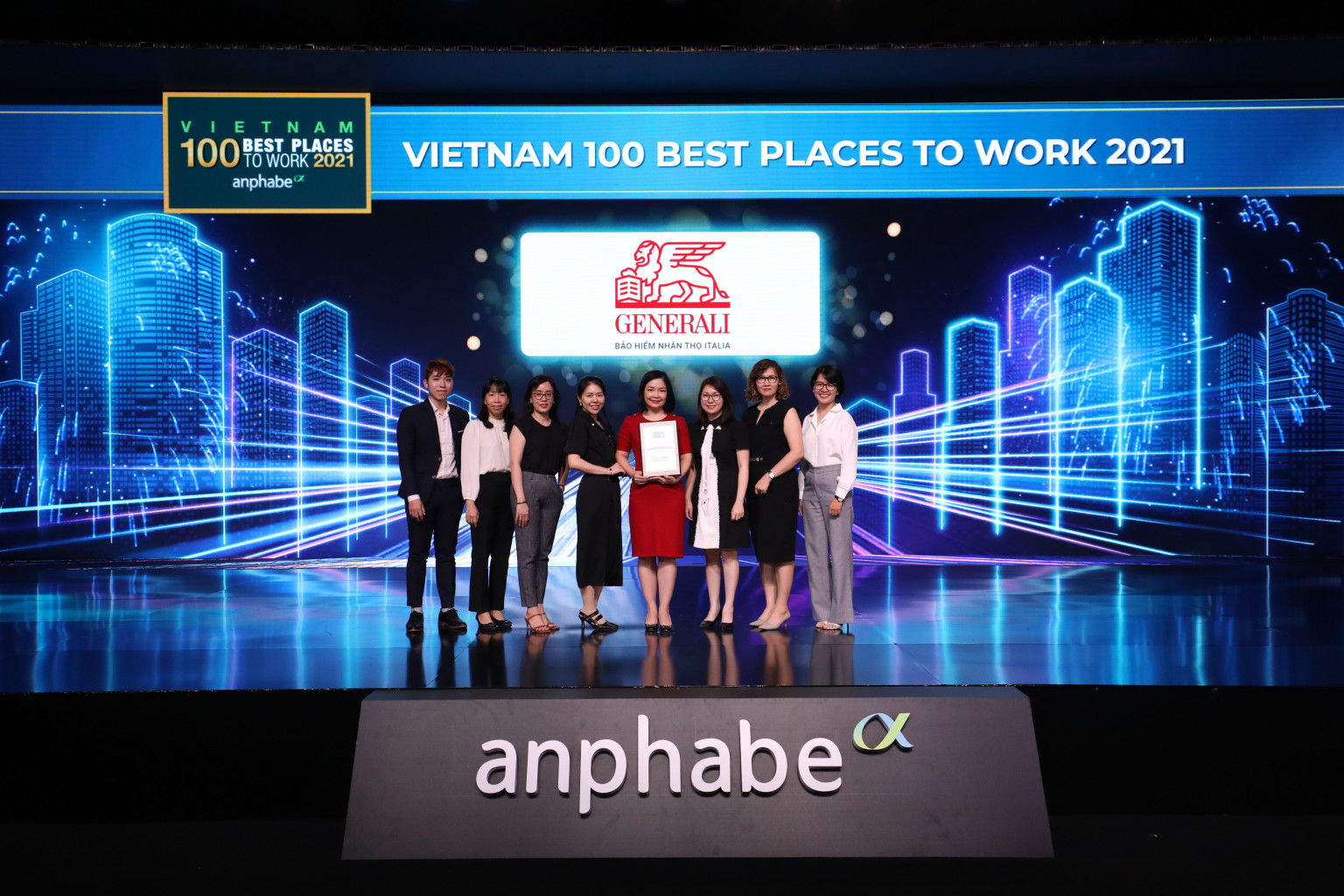 Generali được vinh danh Top 100 Nơi làm việc tốt nhất Việt Nam 2021 - Ảnh 1. Generali được vinh danh Top 100 Nơi làm việc tốt nhất Việt Nam 2021 - Ảnh 1.