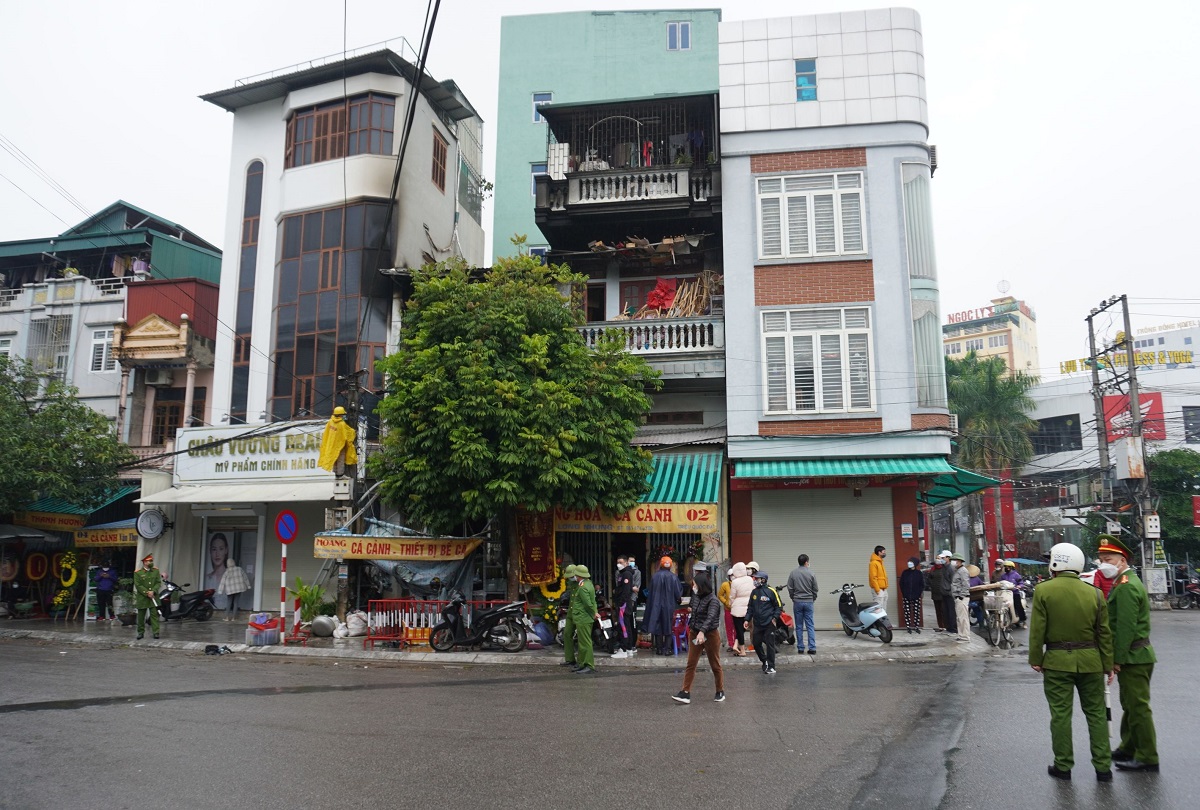 Hiện trường ngôi nhà cháy khiến 3 người tử vong ở Thanh Hóa - Ảnh 1.