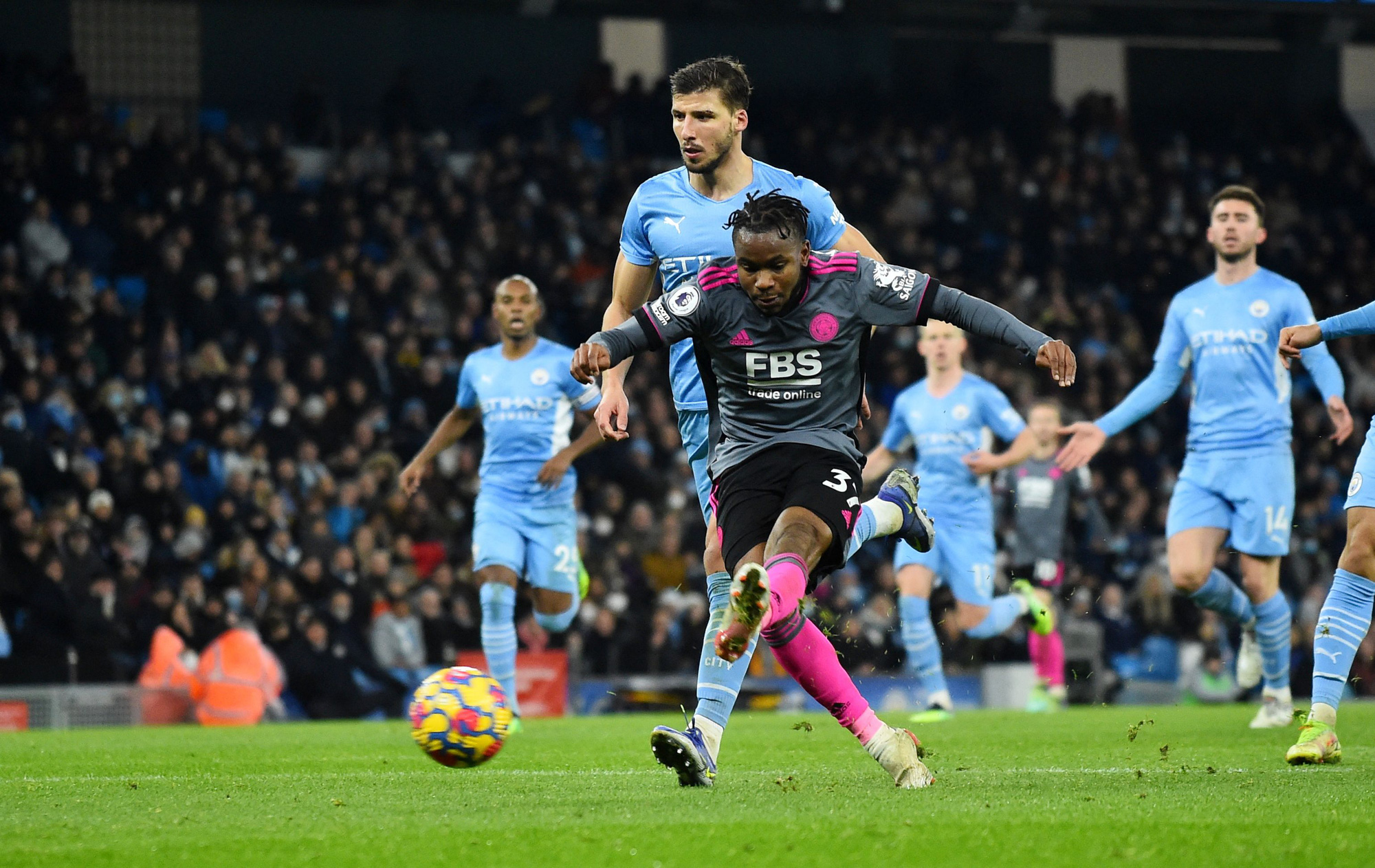 Leicester tặng quà trận cầu 9 bàn, Man City vô địch mùa Đông - Ảnh 6.