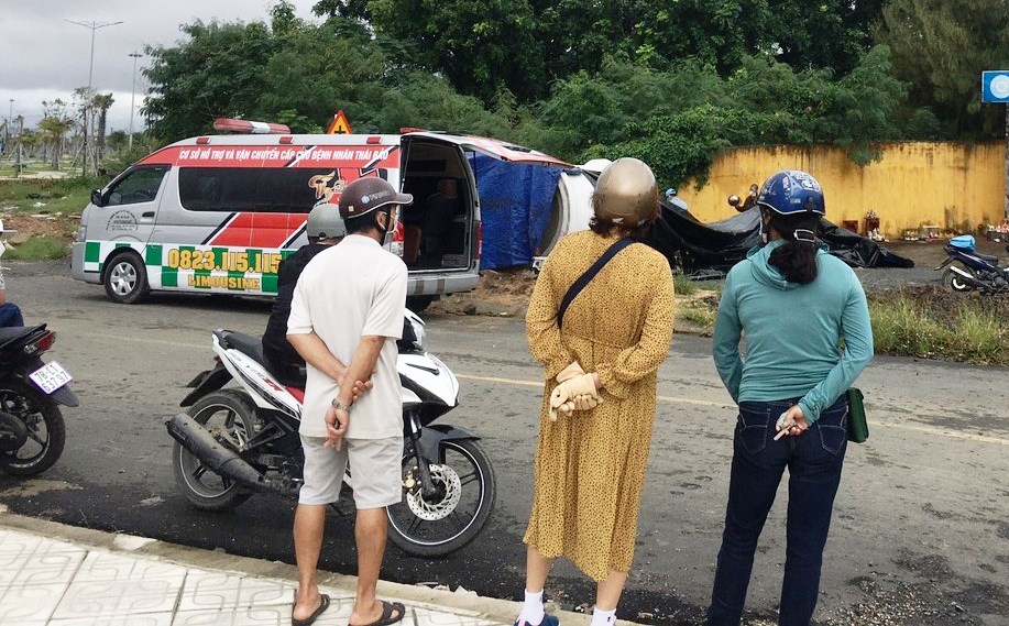 Phát hiện người đàn ông chết cháy trong cống - Ảnh 2.