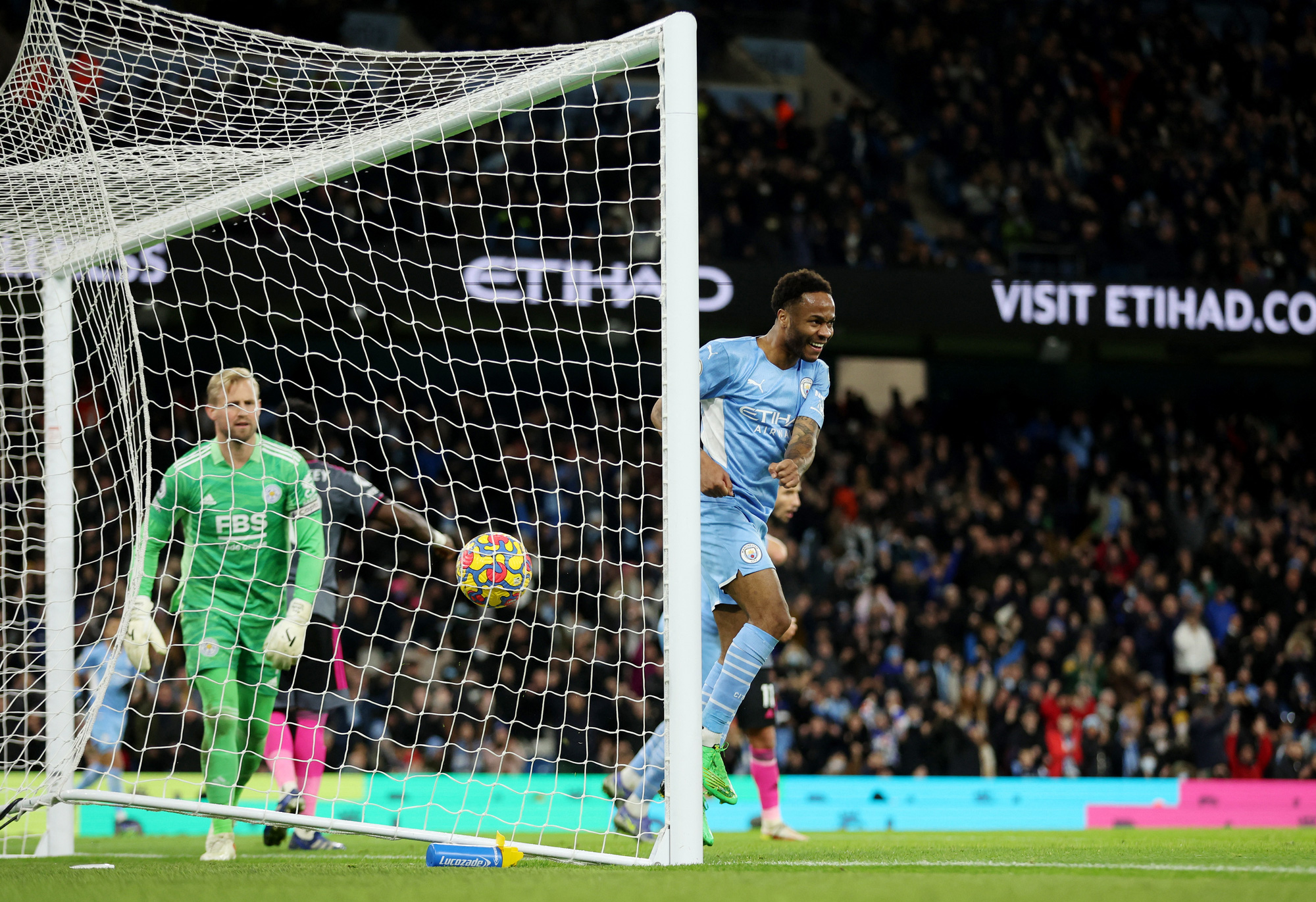 Leicester tặng quà trận cầu 9 bàn, Man City vô địch mùa Đông - Ảnh 8.