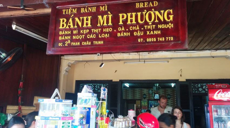 Bị kêu gọi "tẩy chay", chủ quán bánh mì Phượng ở Hội An xin lỗi