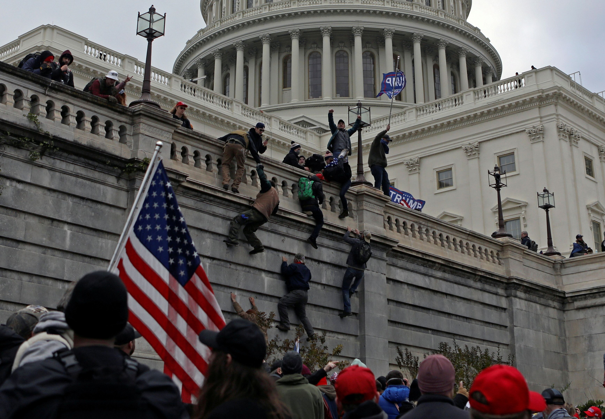 Ông Trump yêu cầu bác đơn tố cáo kích động bạo loạn Điện Capitol - Ảnh 2.