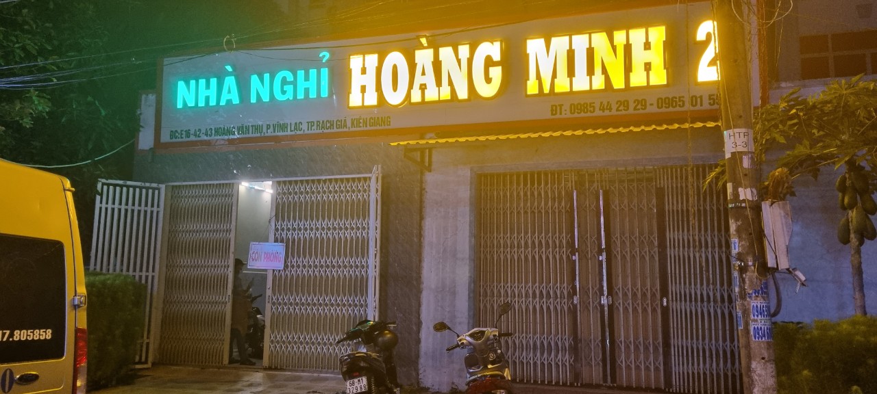 Bắt quả tang 1 phụ nữ thu&ecirc; nh&agrave; nghỉ &ldquo;d&agrave;i hạn&rdquo; để b&aacute;n d&acirc;m - Ảnh 2.