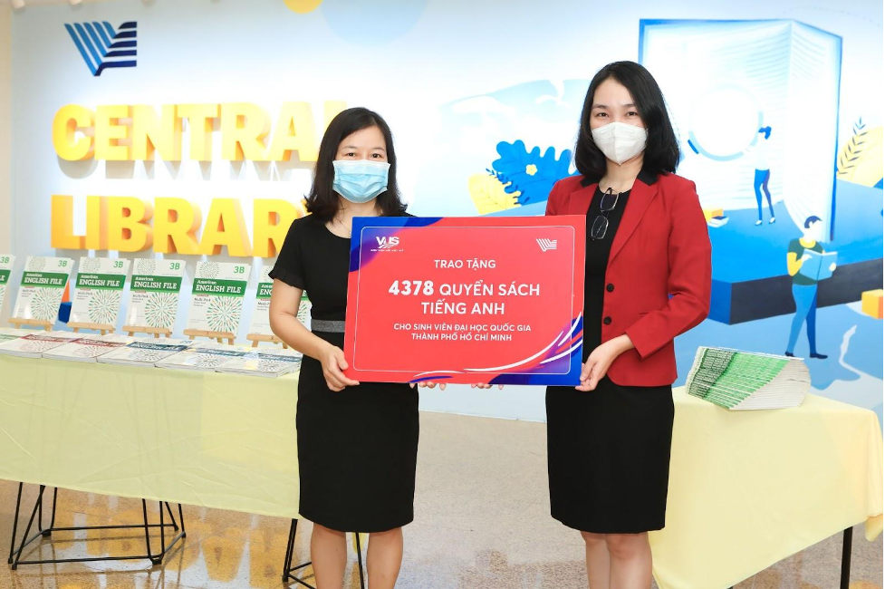 Thư viện Trung tâm ĐHQG TP HCM tiếp nhận hơn 4.000 đầu sách tiếng Anh