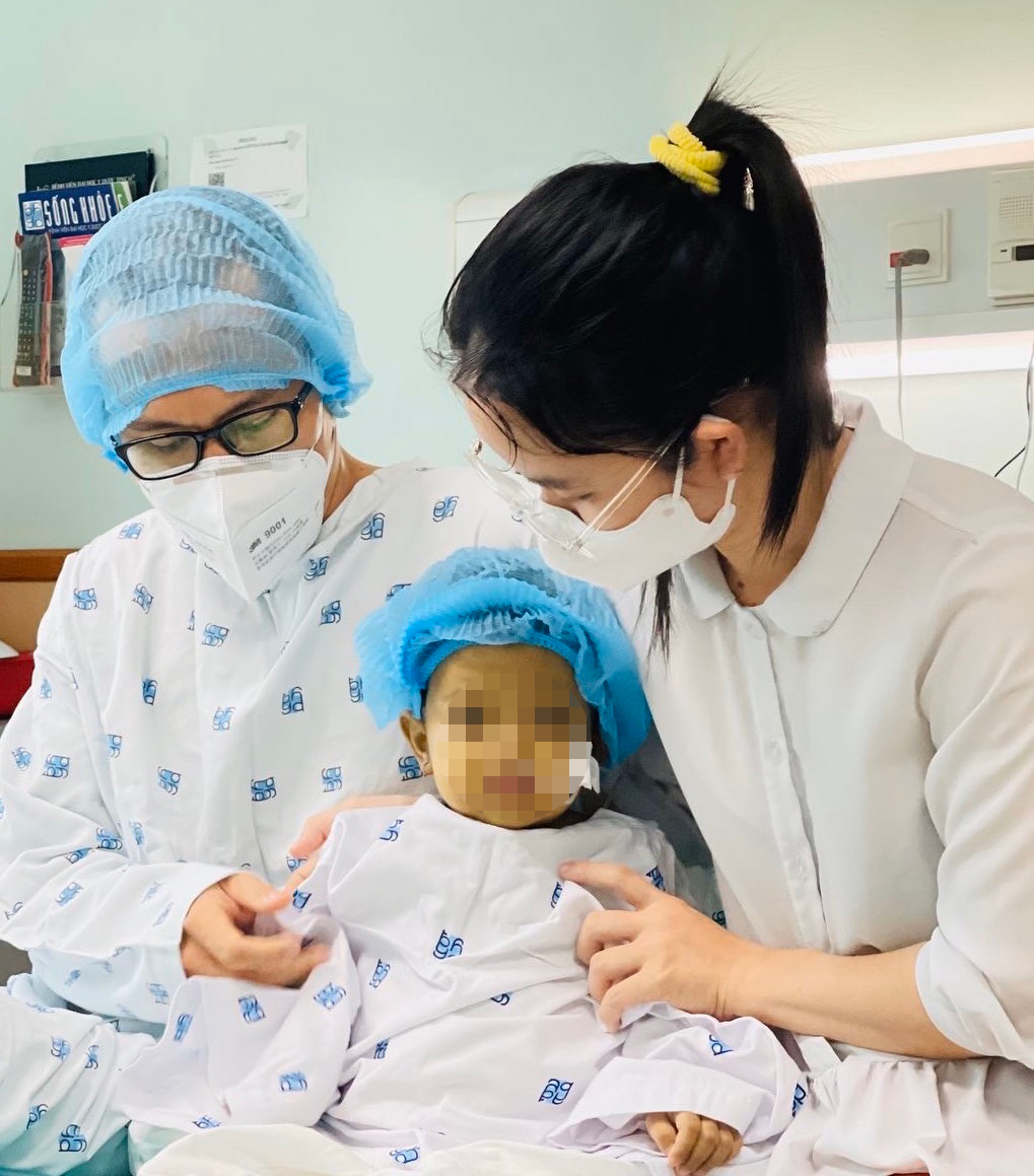 Thêm một bệnh nhi được ghép gan thành công