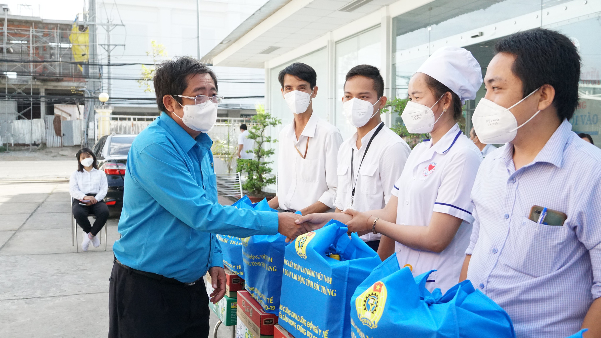 Sóc Trăng: Gần 1.500 gói hỗ trợ tăng cường dinh dưỡng cho tuyến đầu chống dịch