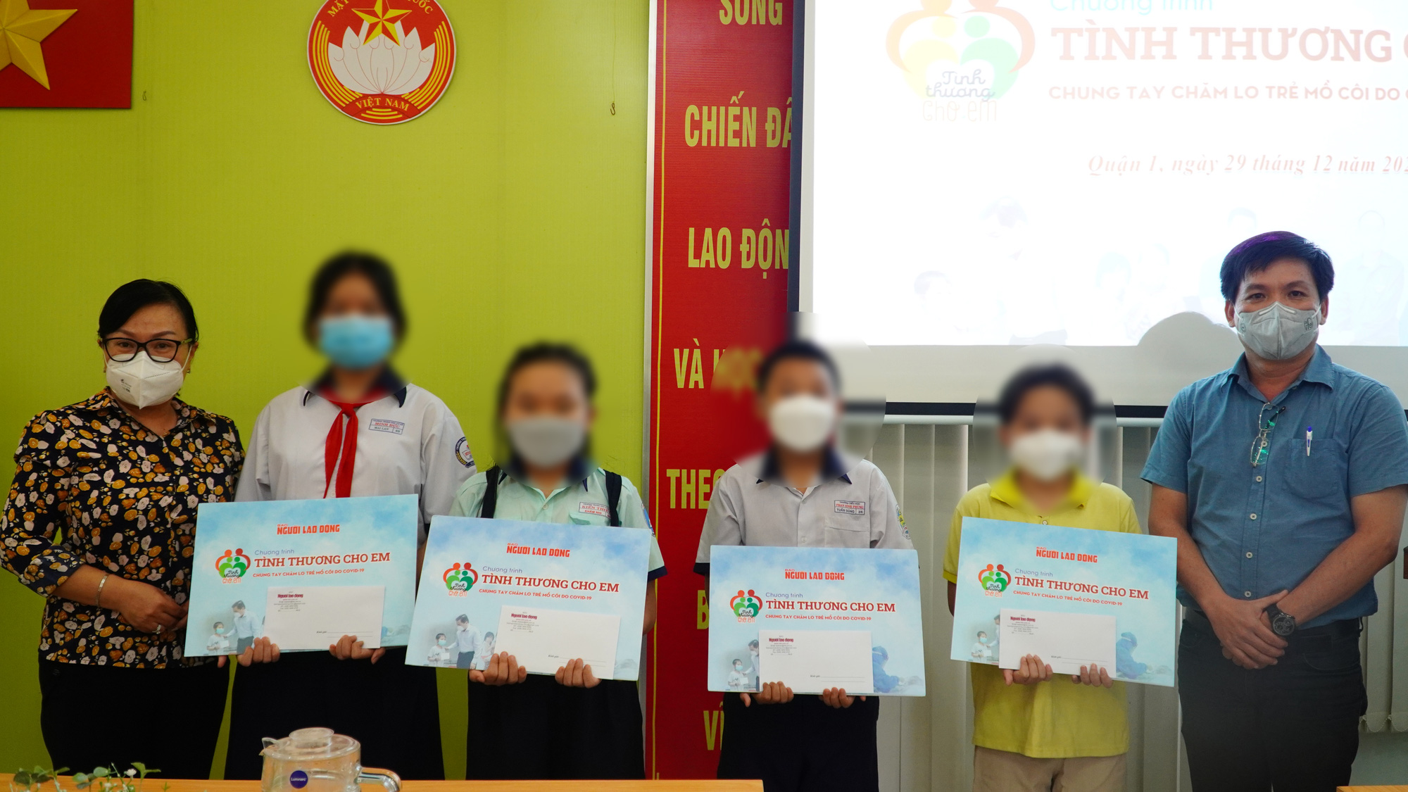 Chương trình "Tình thương cho em" hỗ trợ trẻ mồ côi vì Covid-19 tại quận 1