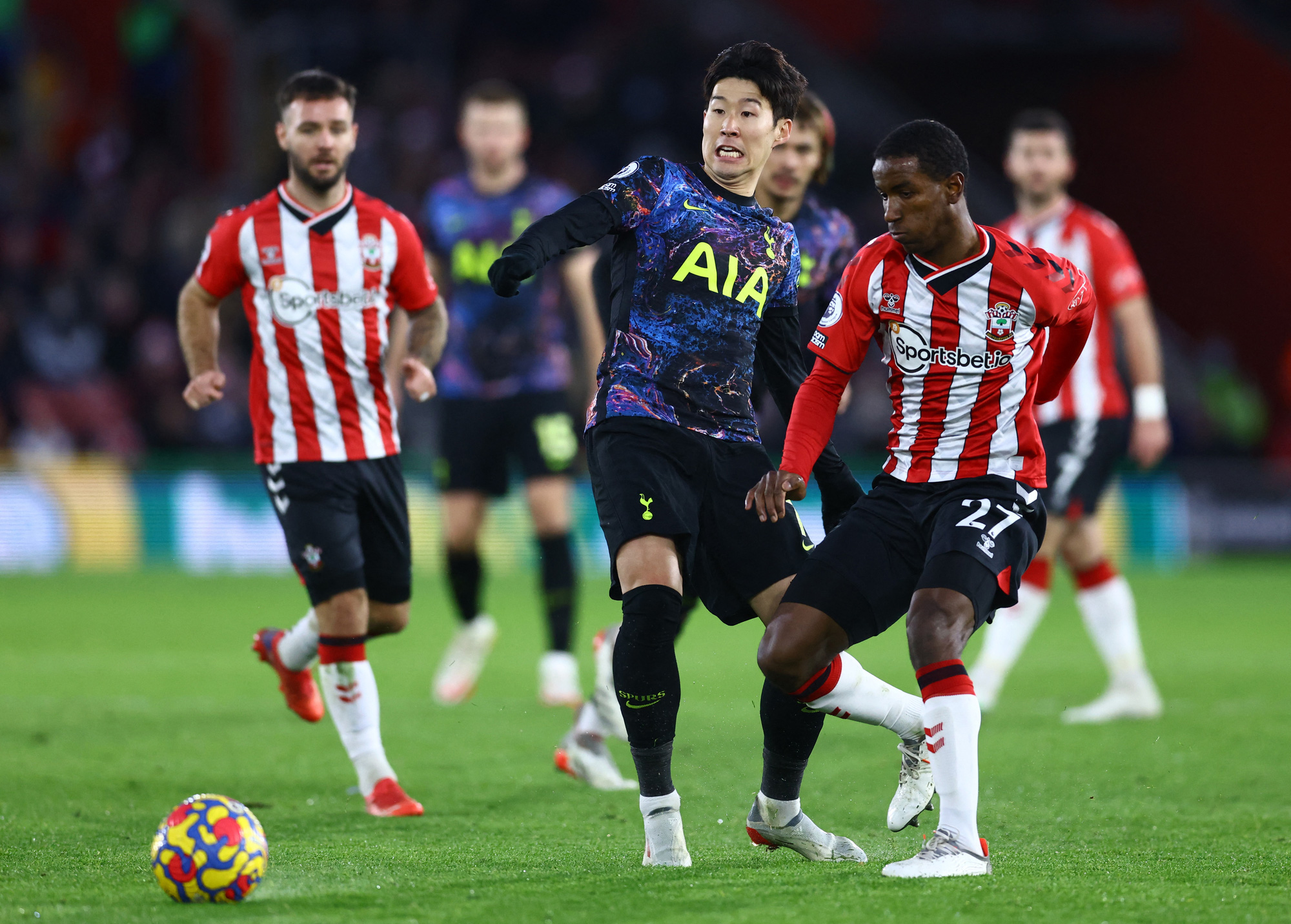 Bị tước 2 bàn thắng, Tottenham ngậm ngùi chia điểm Southampton - Ảnh 1.