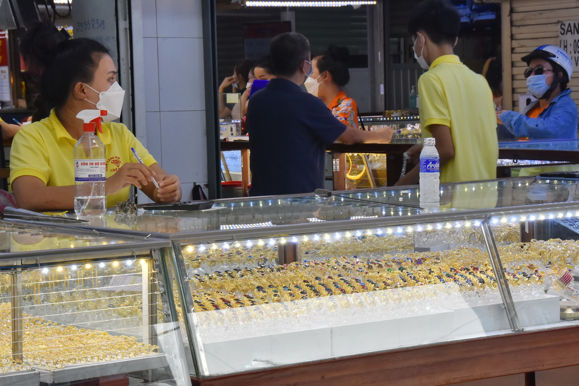 Giá vàng hôm nay 3-12: Giá vàng SJC "bất động"