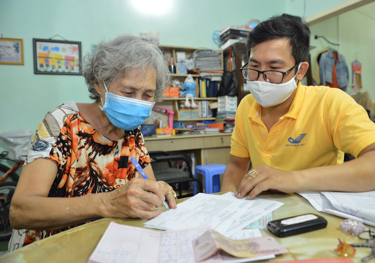 Chi trả gộp lương hưu, trợ cấp BHXH tháng 1 và tháng 2