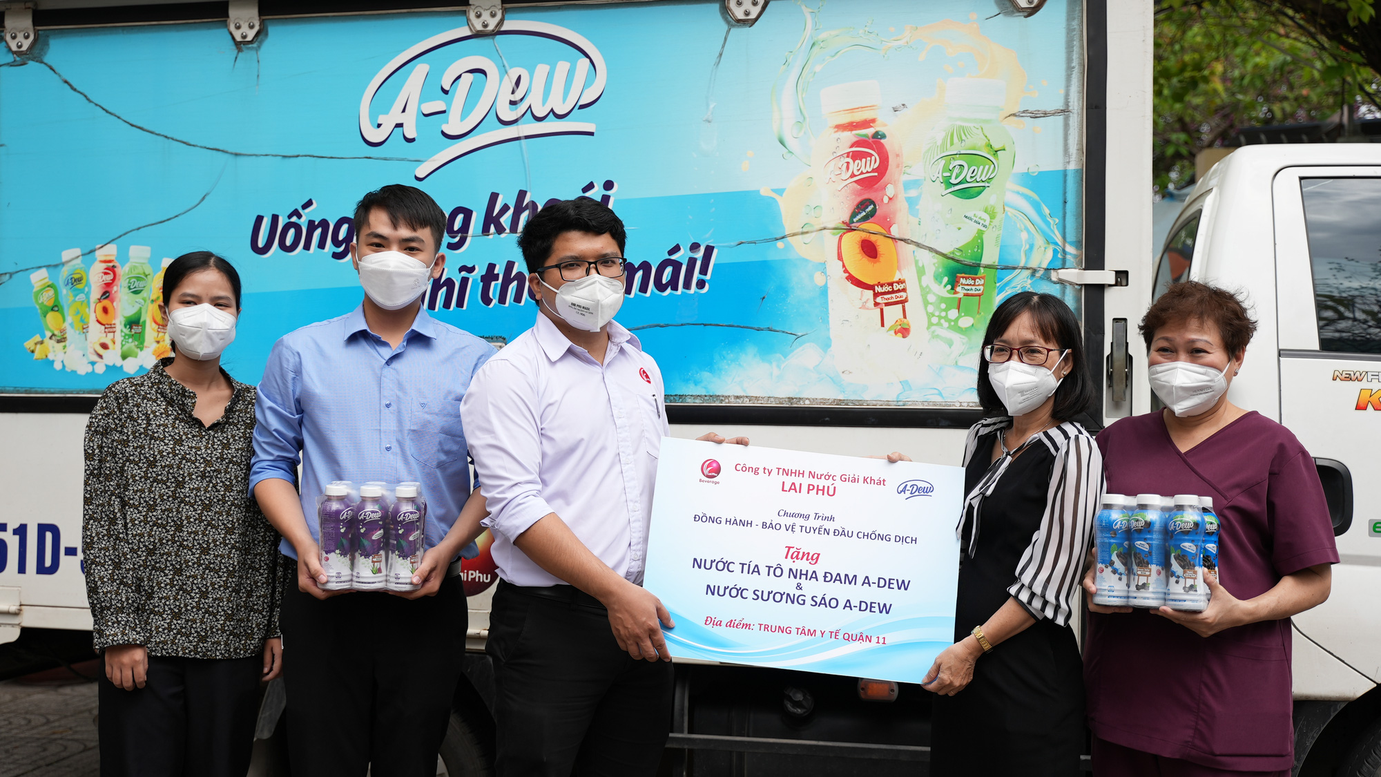 Nước giải khát A-Dew tiếp sức cho các chiến binh áo trắng - Ảnh 2.