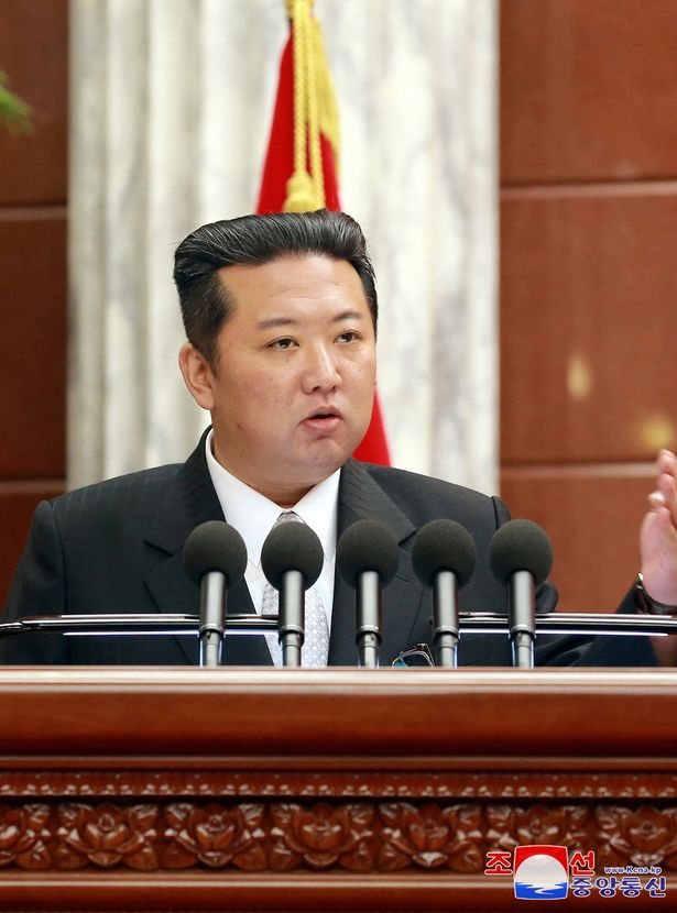 Qu&acirc;n đội Triều Ti&ecirc;n được k&ecirc;u gọi bảo vệ &ocirc;ng Kim Jong-un bằng cả mạng sống - Ảnh 2.