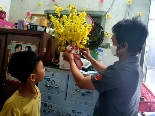 Xa quê vẫn thấy ấm lòng - Ảnh 1.