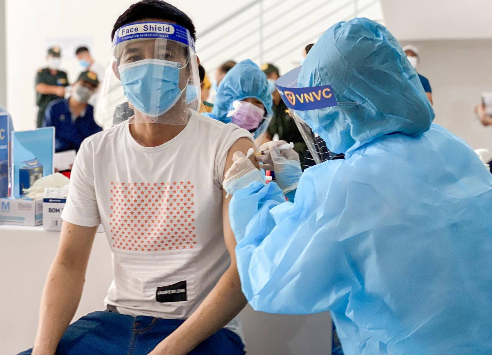 Việt Nam đã tiêm gần 151 triệu liều vắc-xin Covid-19, tiêm mũi bổ sung để tăng kháng thể